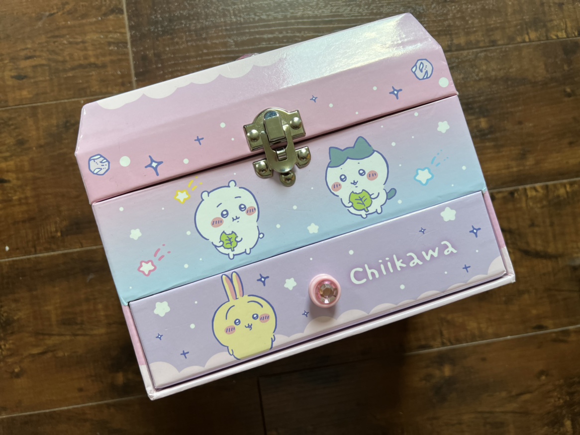 chiikawa box - photo 2