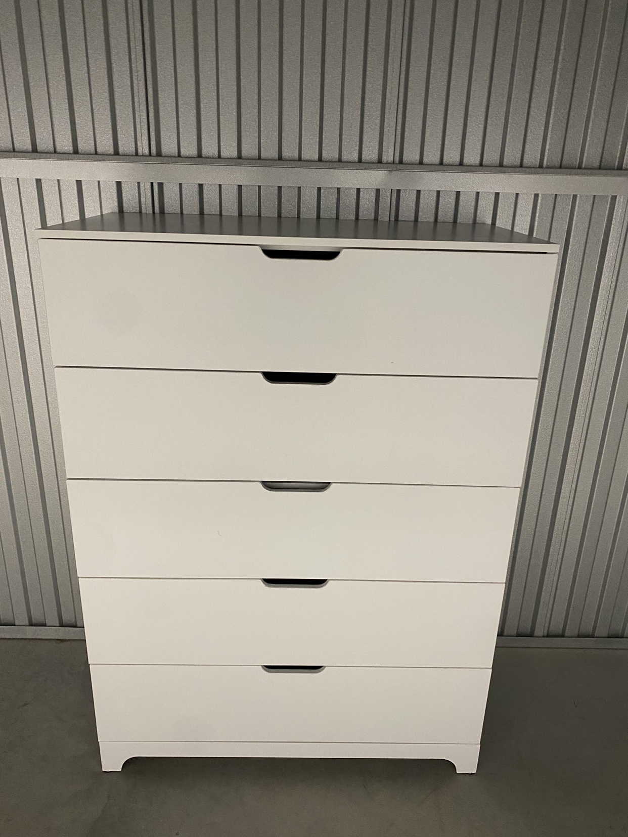 Brand new white 5 drawer dresser (delivery available) image indicator(2)