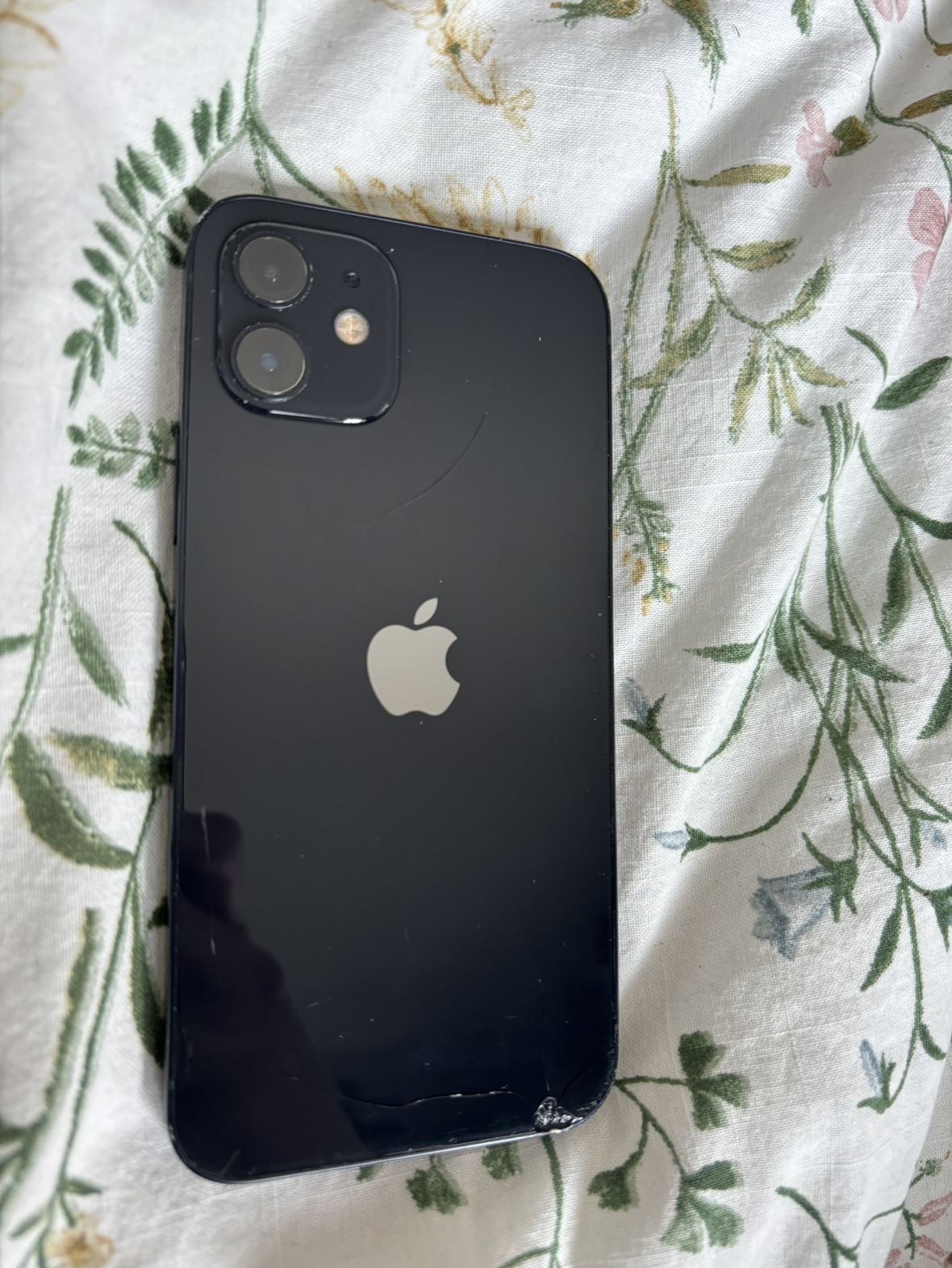 Iphone 12 128GB- minor damage, working condition. - photo 2