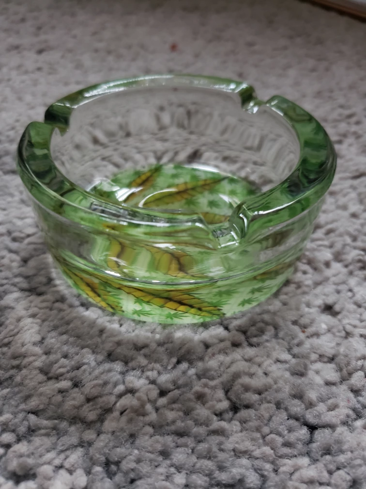 Ash Tray Glow In The Dark - photo 2
