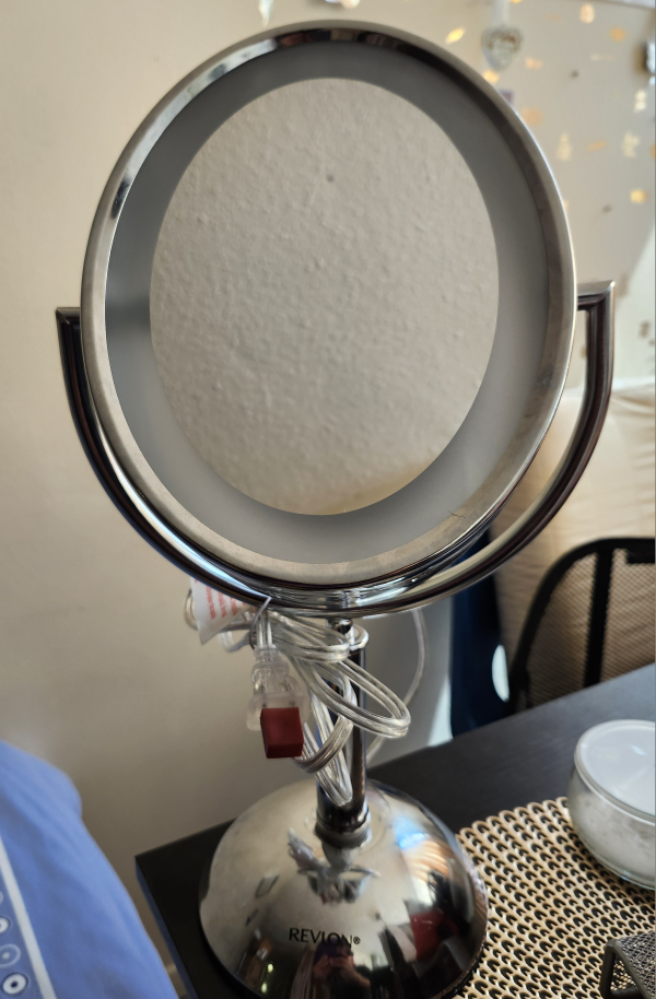 Revlon Makeup Mirror image indicator(2)