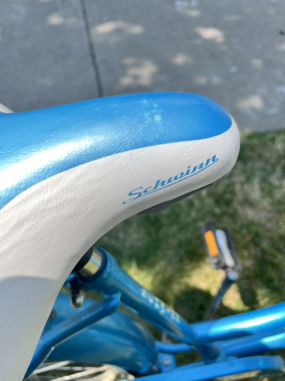 Schwinn Legacy Women's 26" Cruiser Bike - photo 2