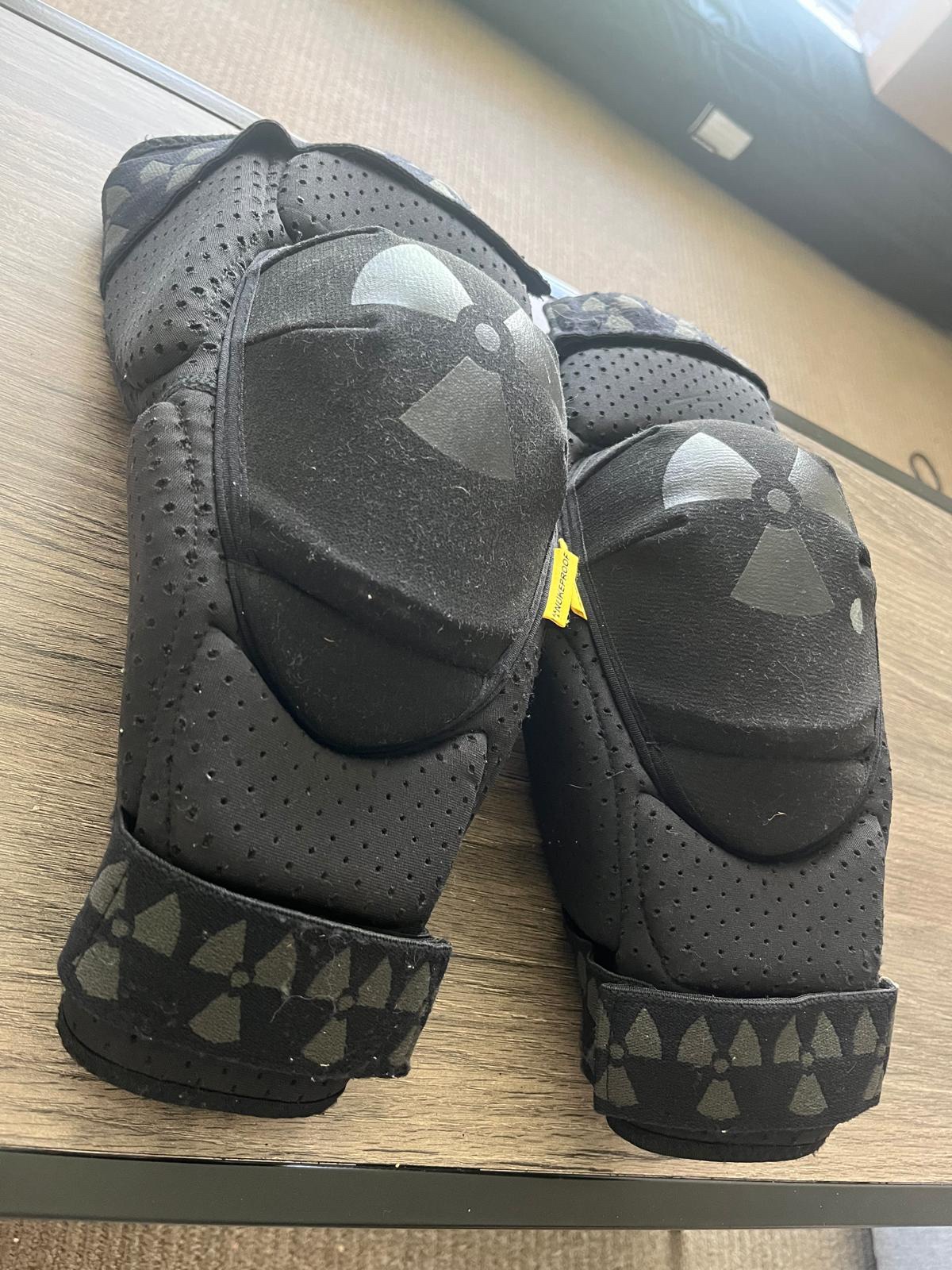 Knee pads - photo 2