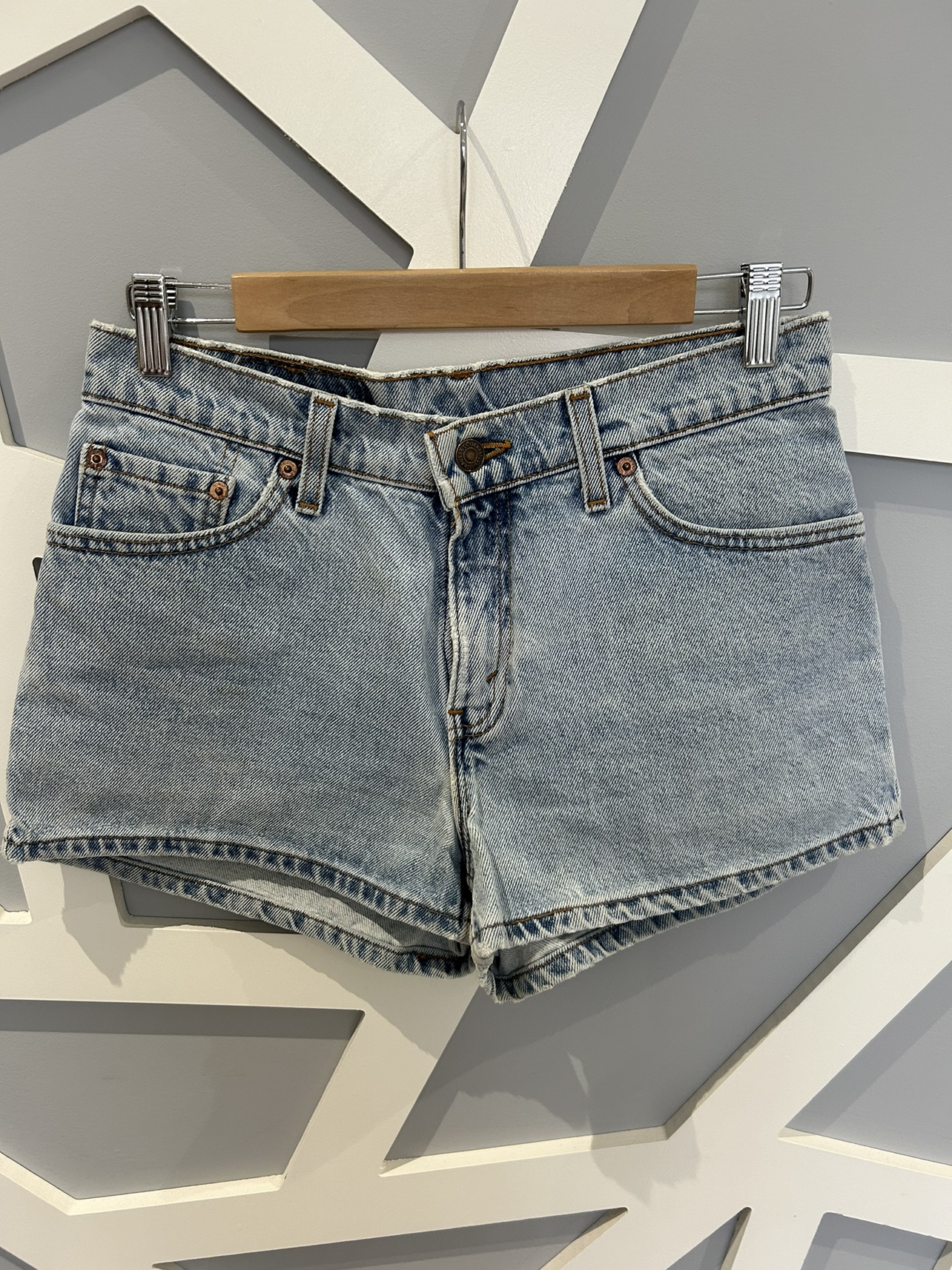 Women’s Shorts image indicator(7)