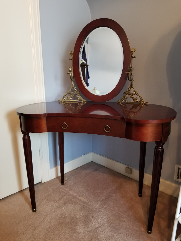 Pier1 Vanity with tapestry stool - photo 4