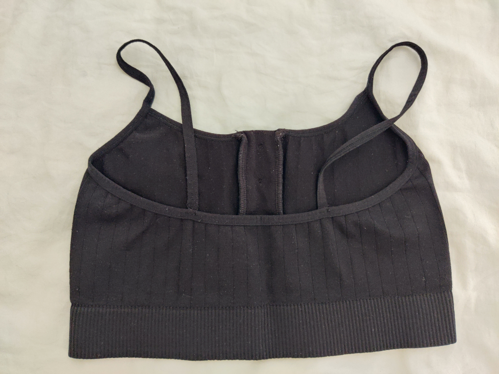 Forever 21 black cropped camisole image indicator(2)