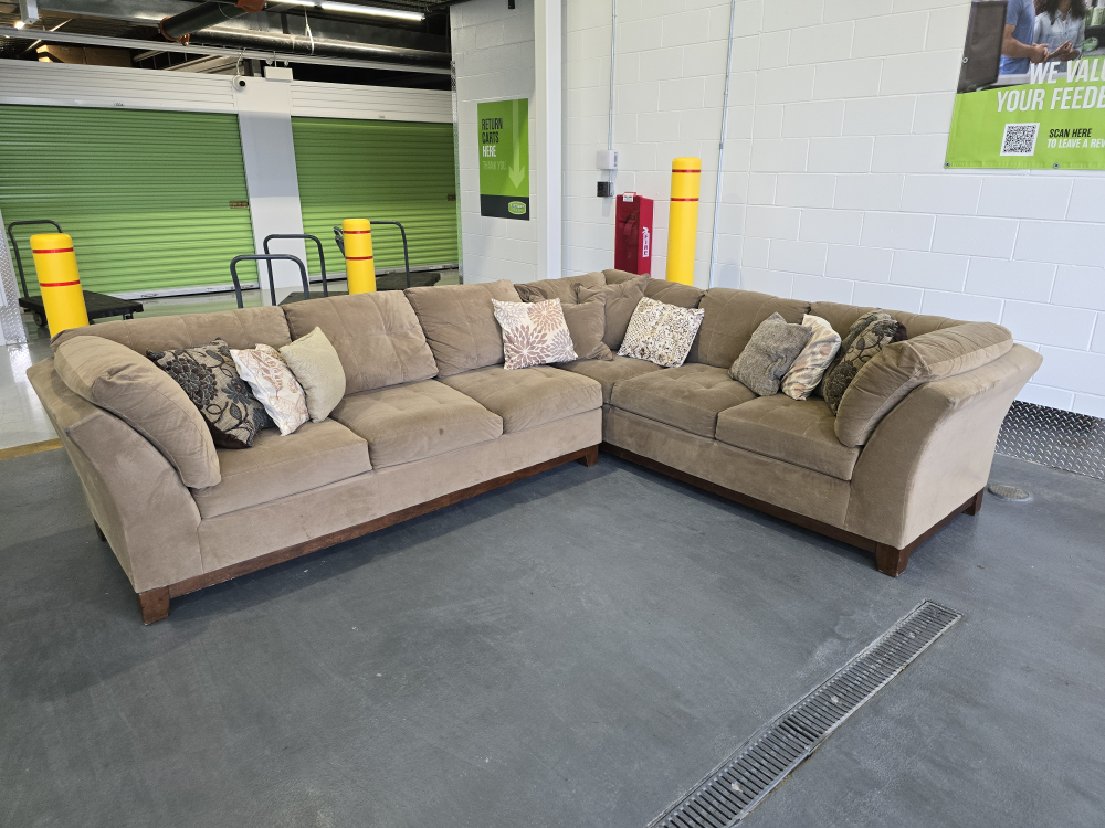 Sectional - photo 3