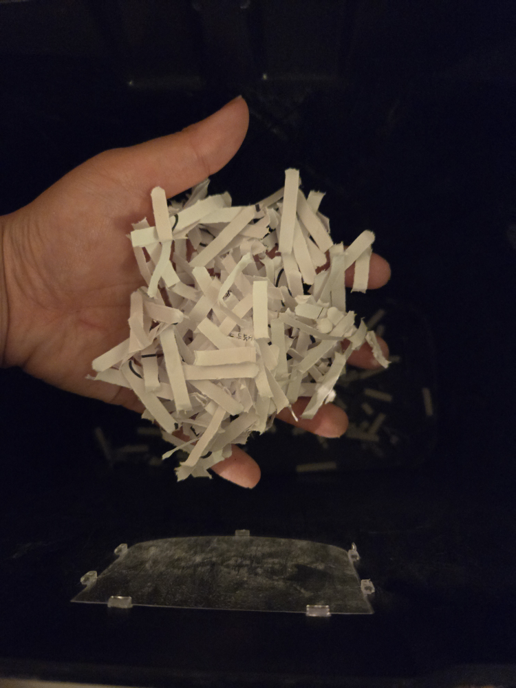 Insignia 6-Sheet Crosscut Shredder (NS-PS06CC) - photo 5