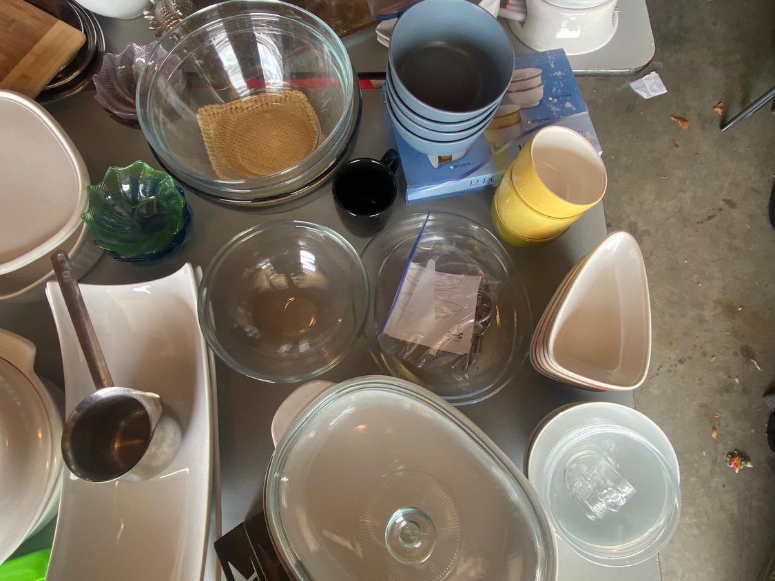 Kitchen items lot - photo 3