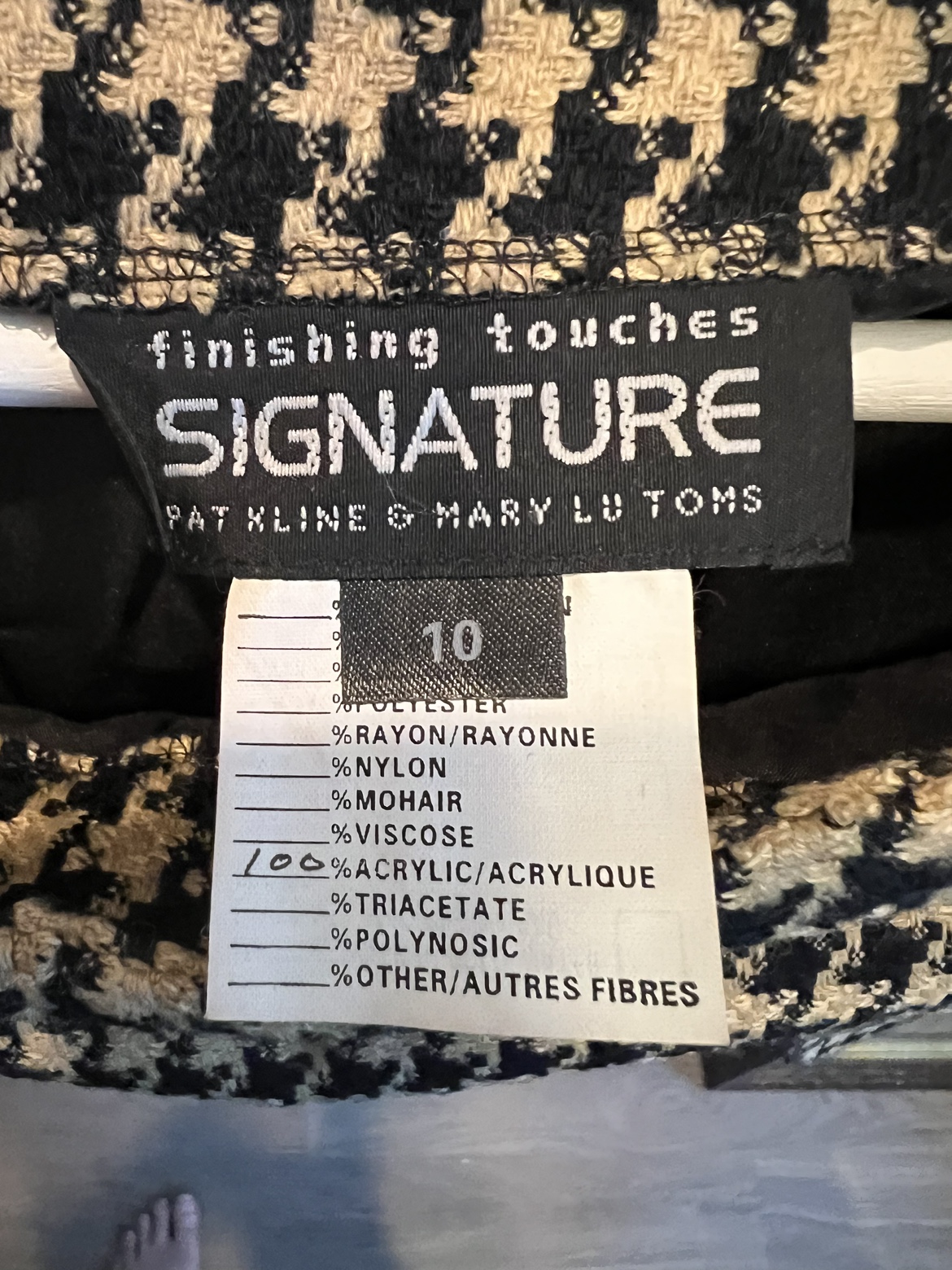 🎉 Beige & Black Houndstooth Skirt image indicator(3)