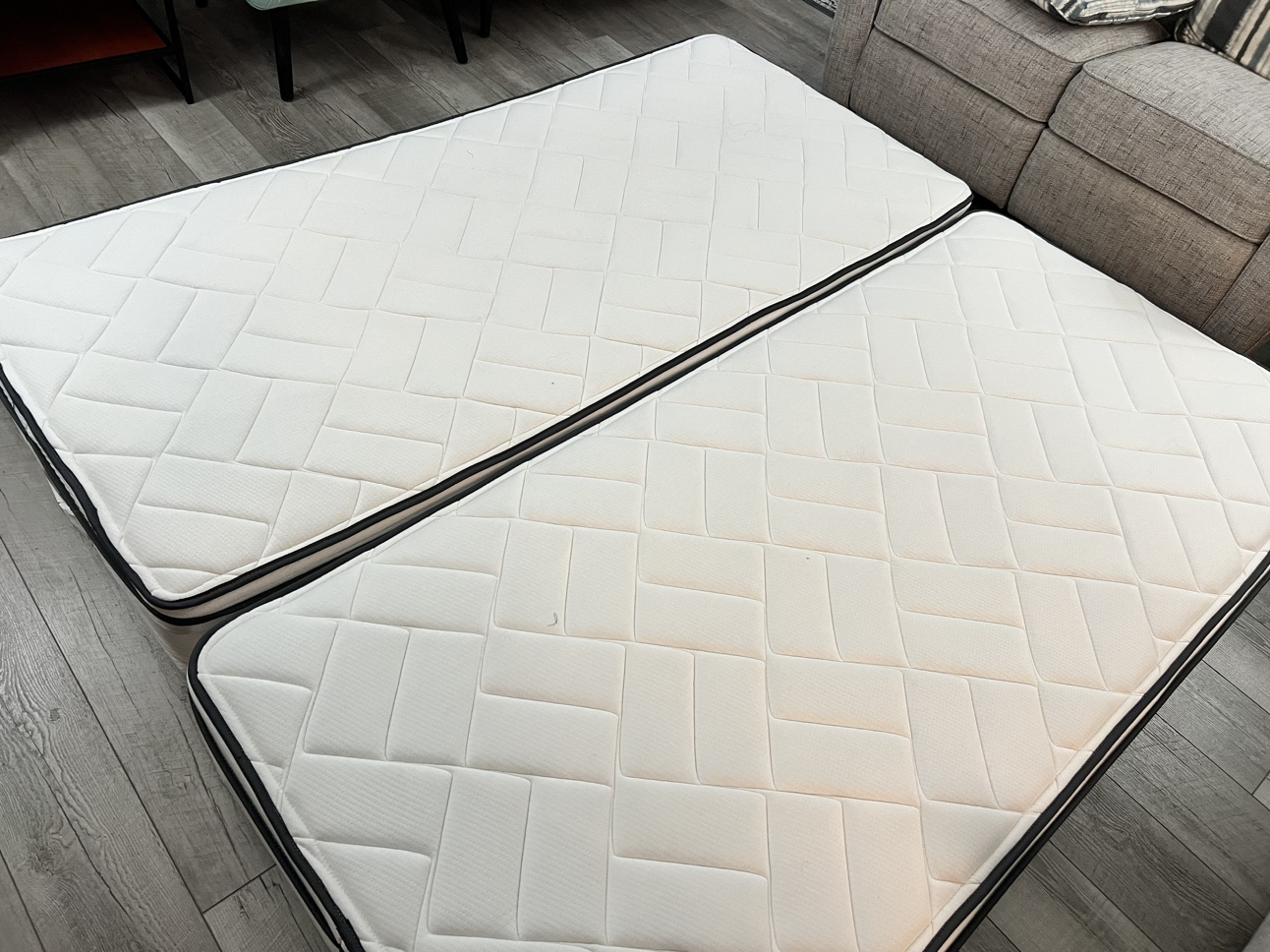 Linenspa Hybrid 10” mattresses (2 Twin XL) - photo 3