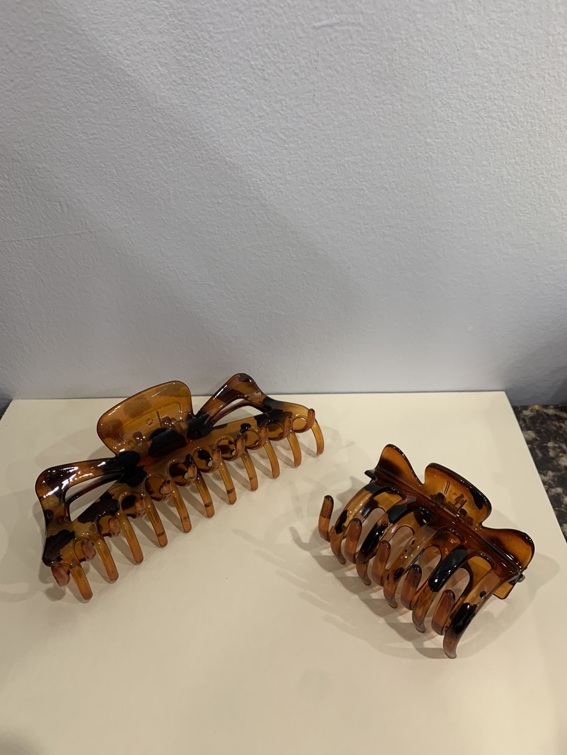 2 Claw clips #freecycle