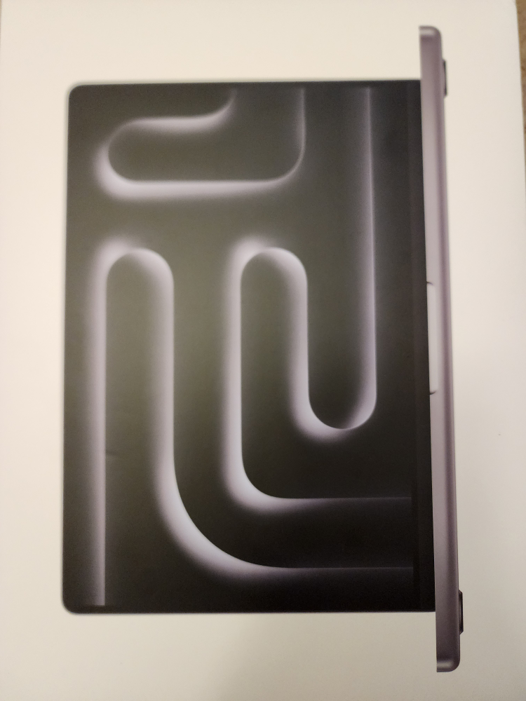 macbook pro M3 (2023)