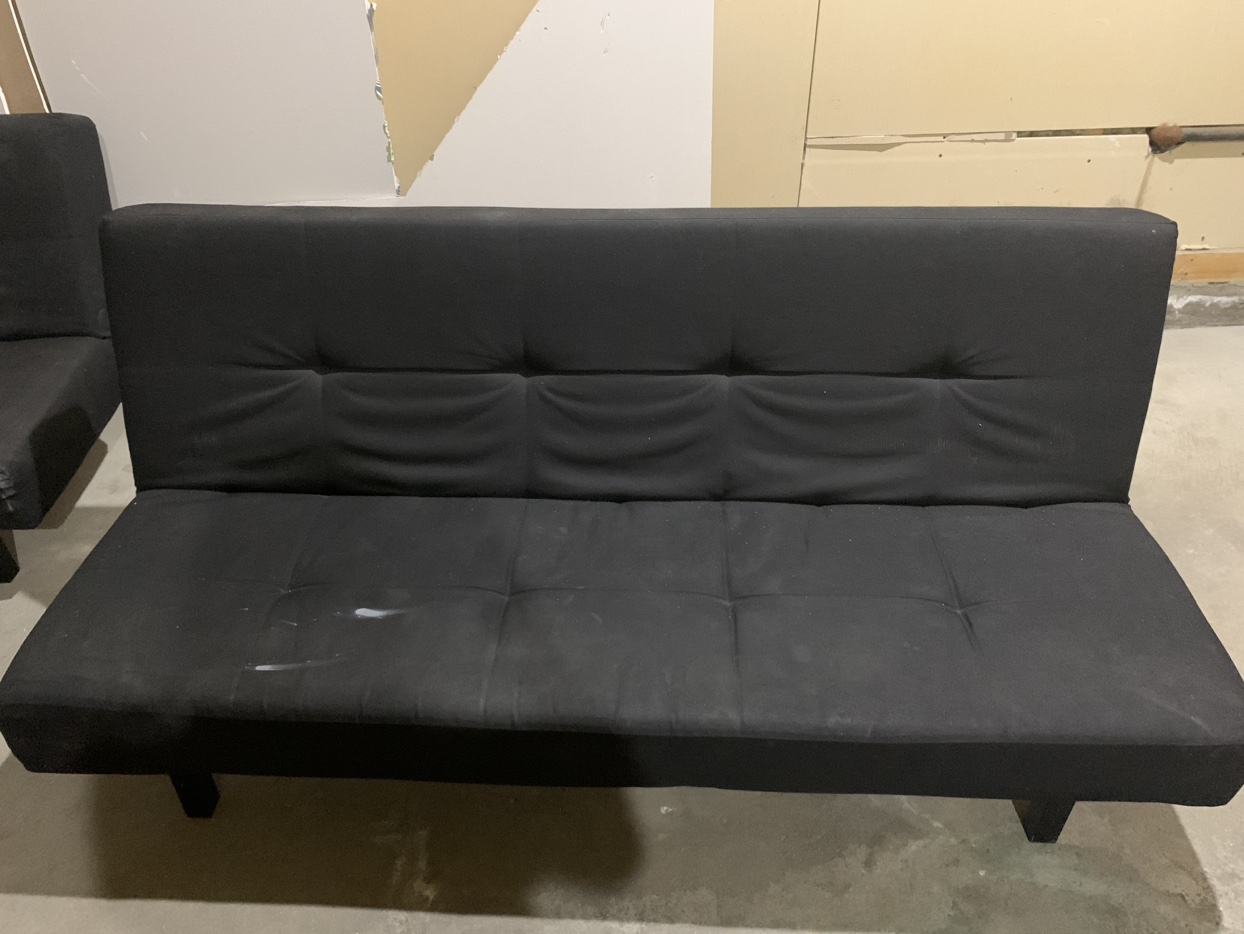 2 Sofas (that can also be unfolded into a bed)