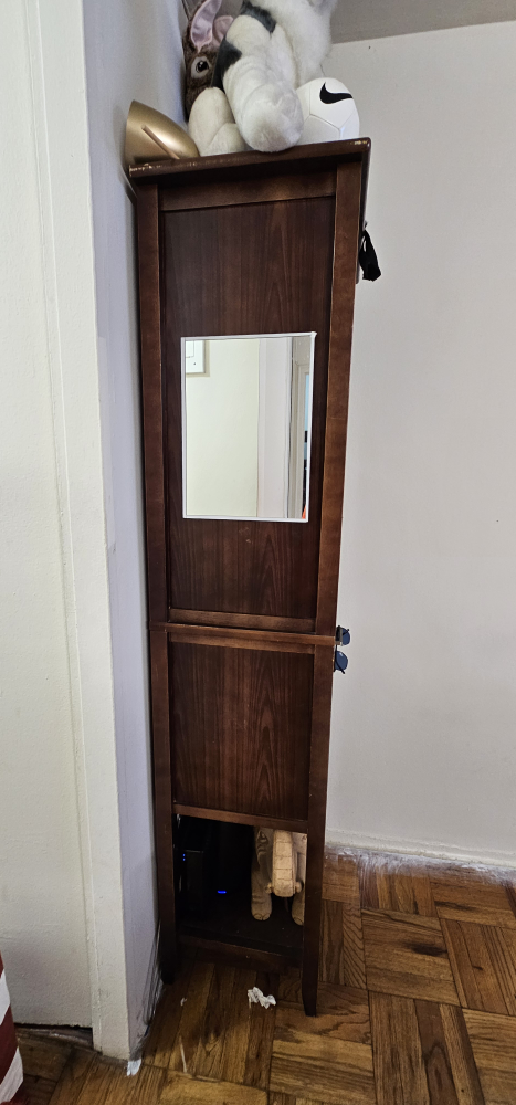 wine  cabinet with Glassware - photo 3