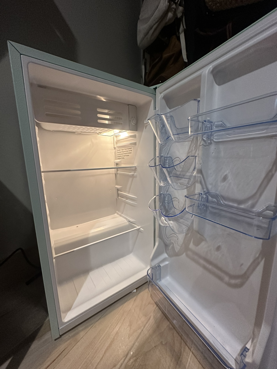 Mint green mini fridge - photo 2