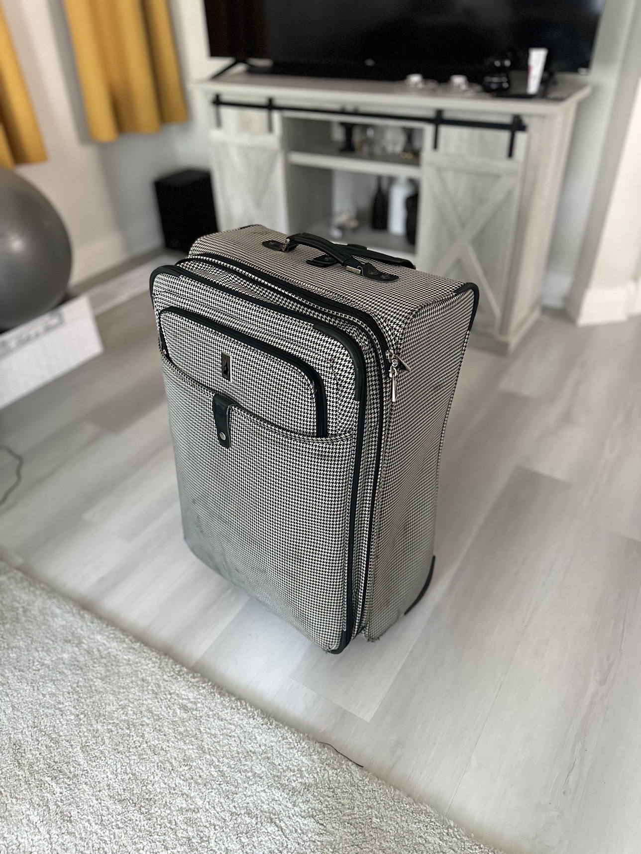 Set of 3 London Fog  Luggage image indicator(5)