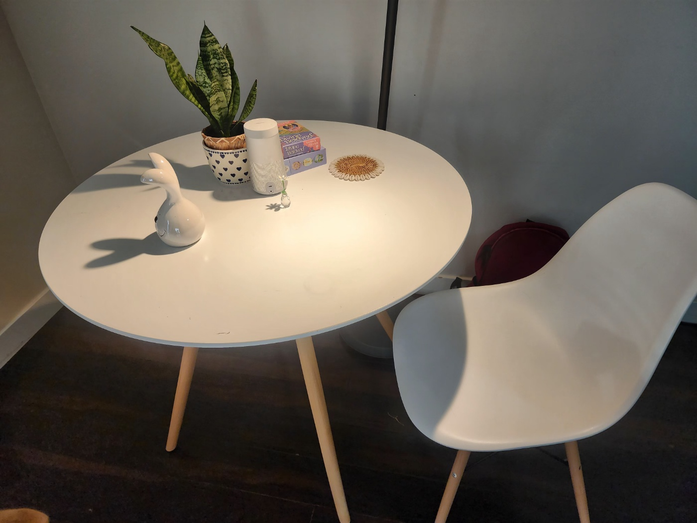 structube table and chair