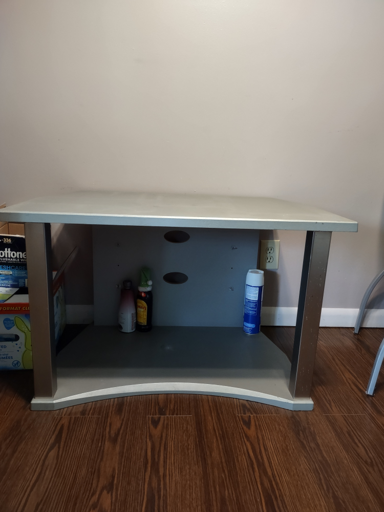 Free TV stand