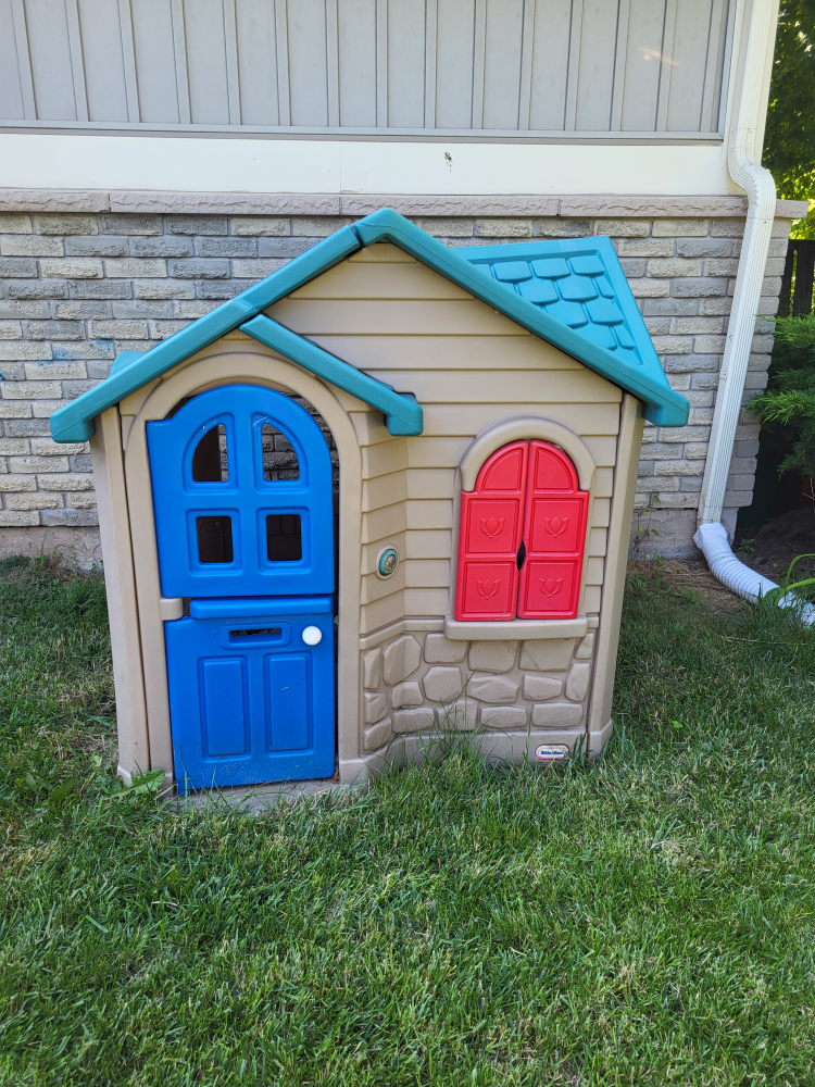 Little Tikes Outdoor Playhouse