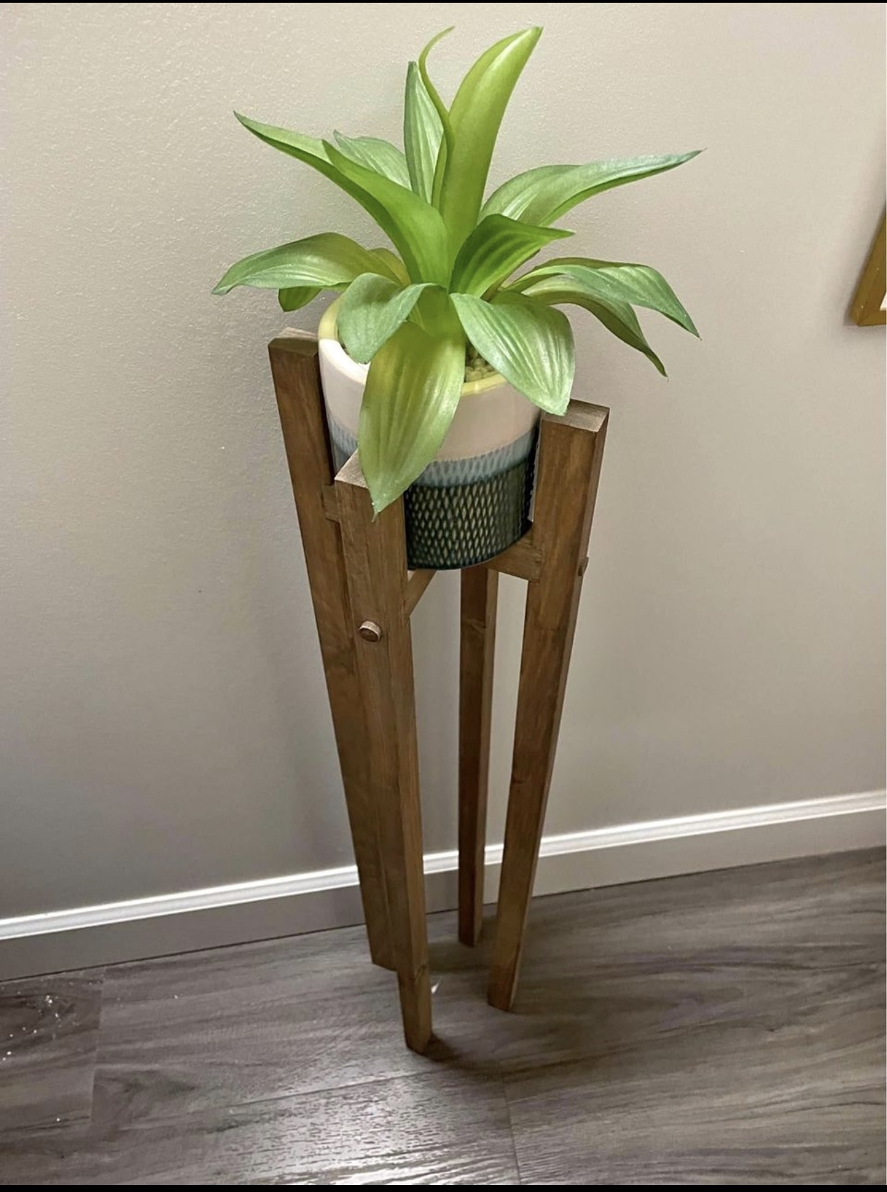 Plant stand - photo 2
