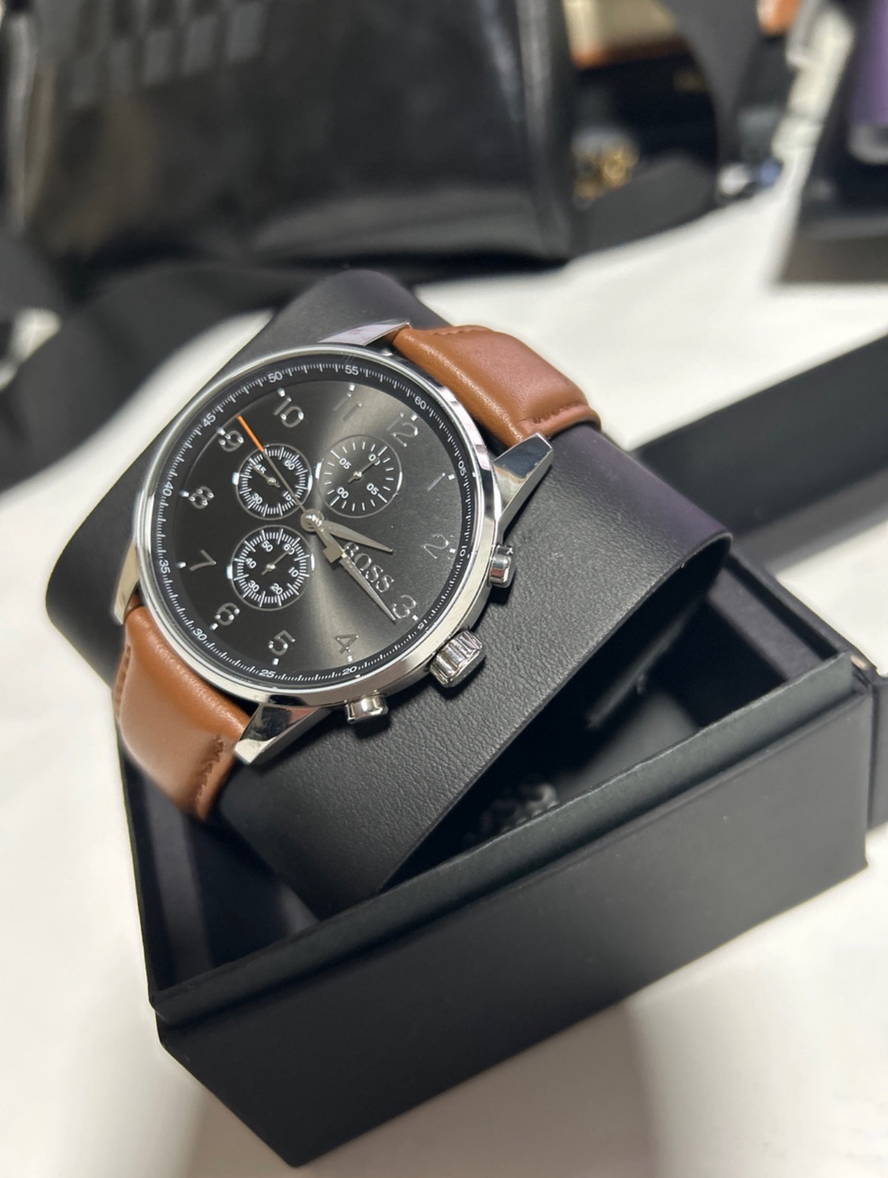 Hugo Boss Men’s Brown Leather Wristwatch - photo 2