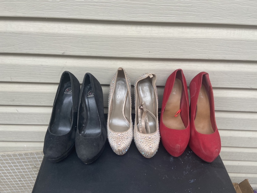 Ladies Shoes Size 7 Take All For $20