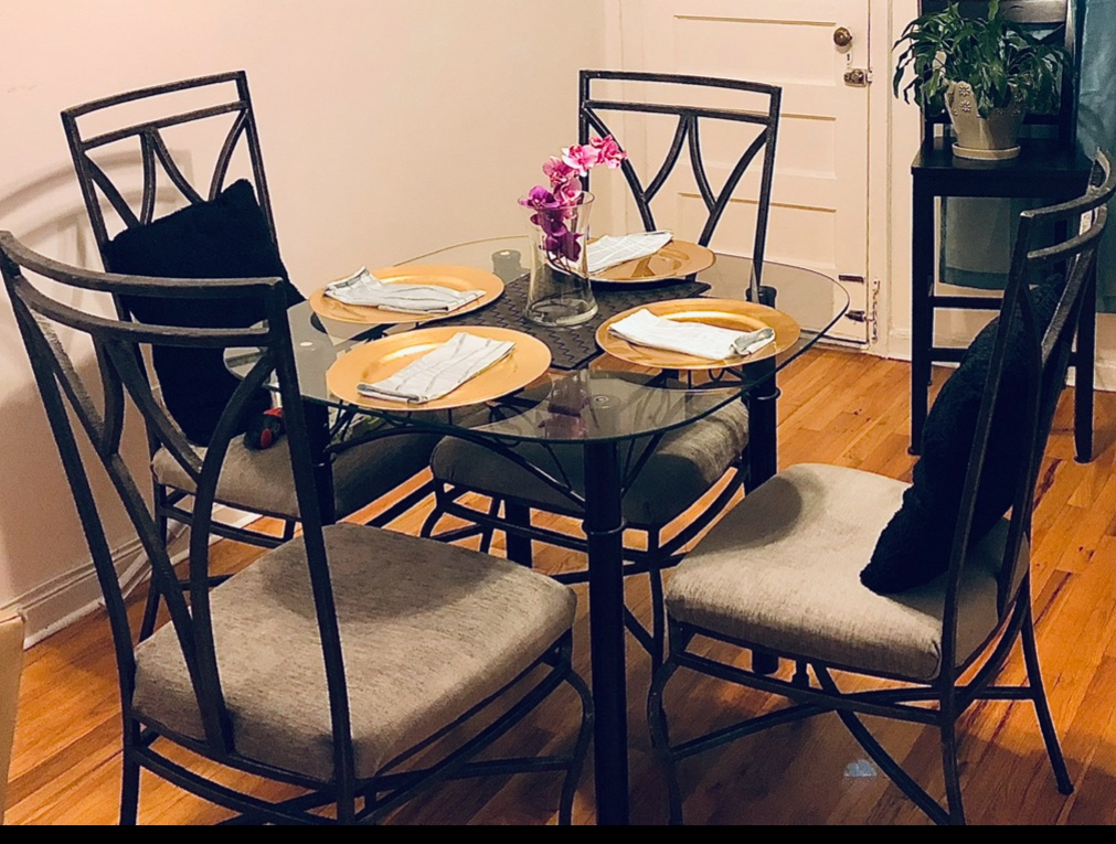 Glass Dining set with 4 chairs MUST GO!