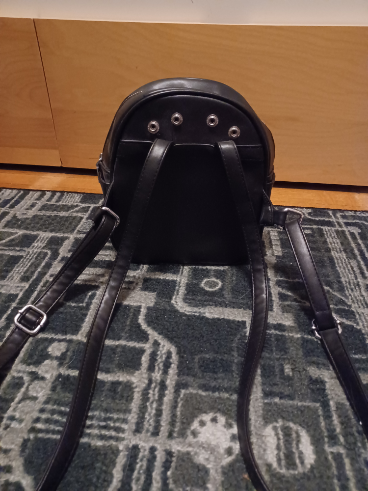 Two Black Bags image indicator(3)