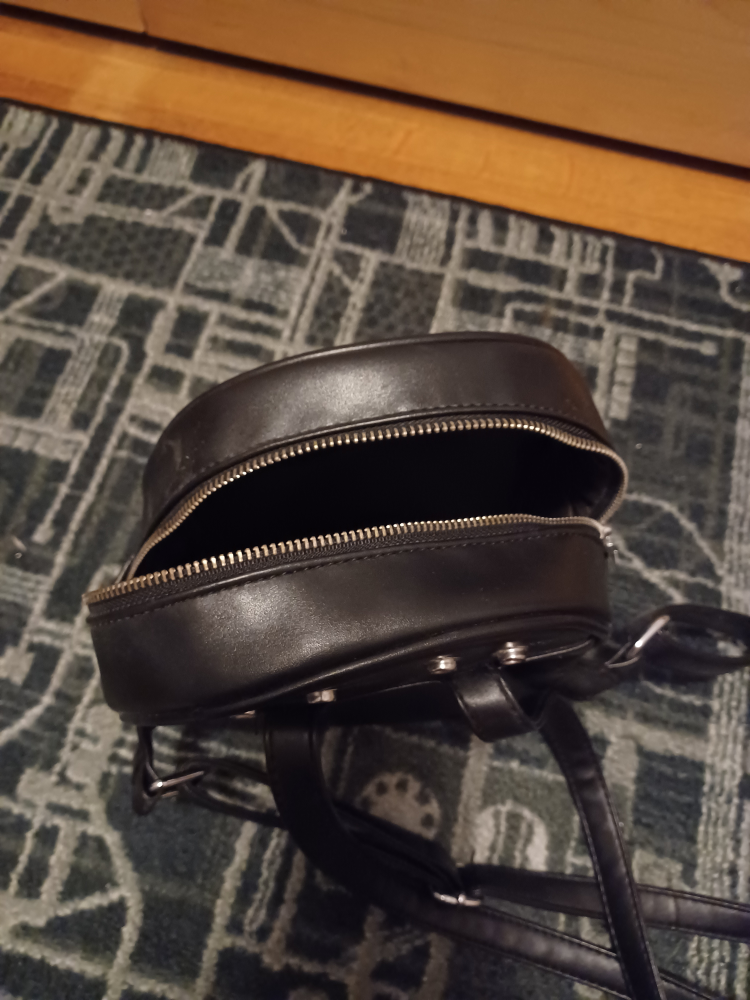 Two Black Bags image indicator(4)