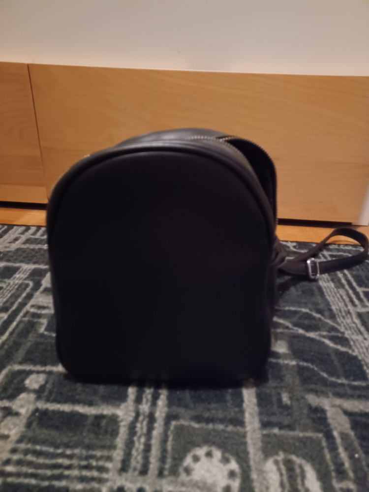 Two Black Bags image indicator(5)