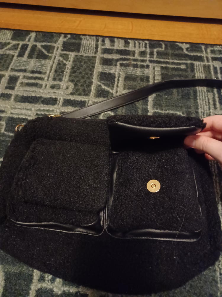 Two Black Bags image indicator(8)