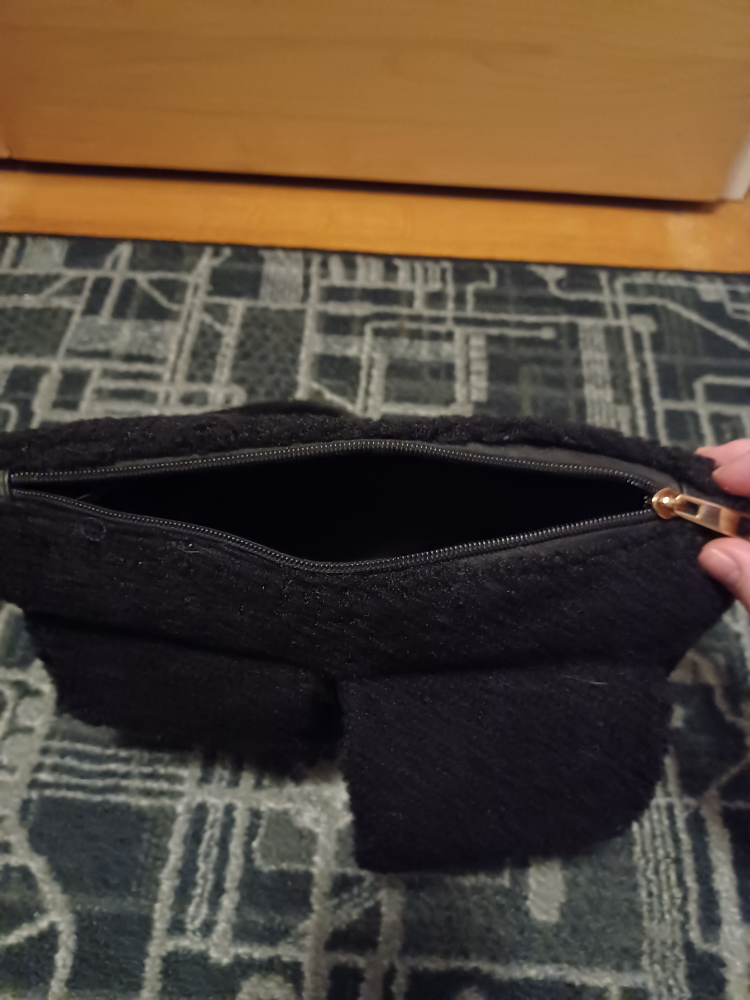 Two Black Bags image indicator(9)