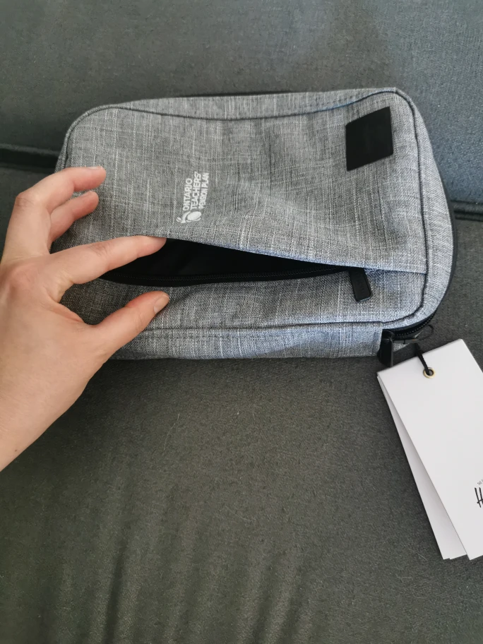 BRAND NEW Herschel Tech Bag 🔌 image indicator(6)