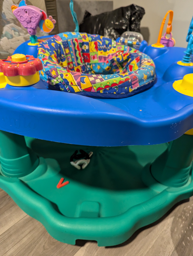 Baby exaucer table activity