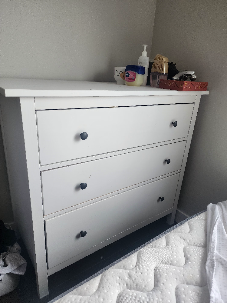 ikea hemnes 3-drawer chest