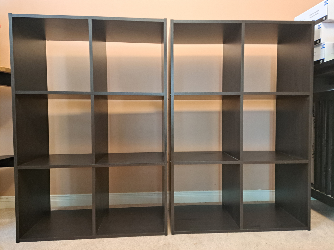 Black bookshelf -6 cube