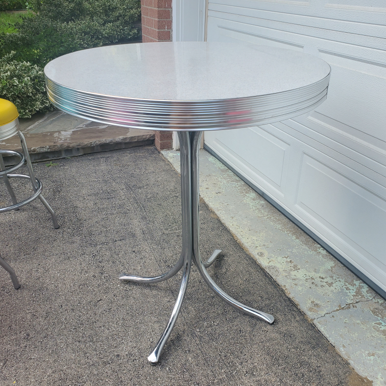 Kitchen table with 4 stools - high top cafe style - photo 3