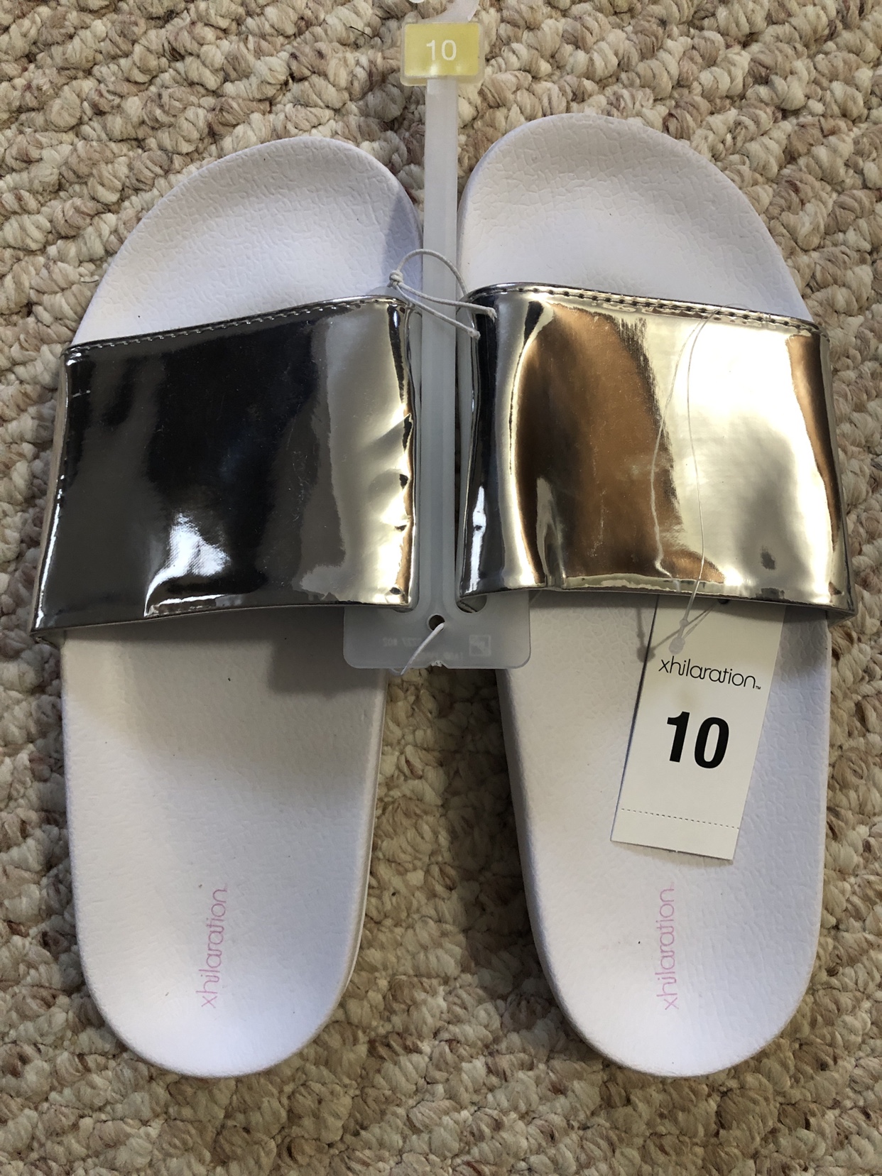 Brandnew Women’s Misty sandals (size in pictures) image indicator(2)