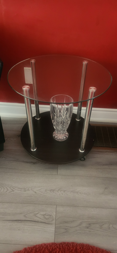 Glass round table