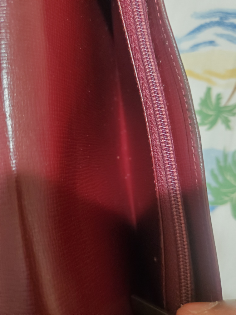 Cartier Wallet image indicator(8)