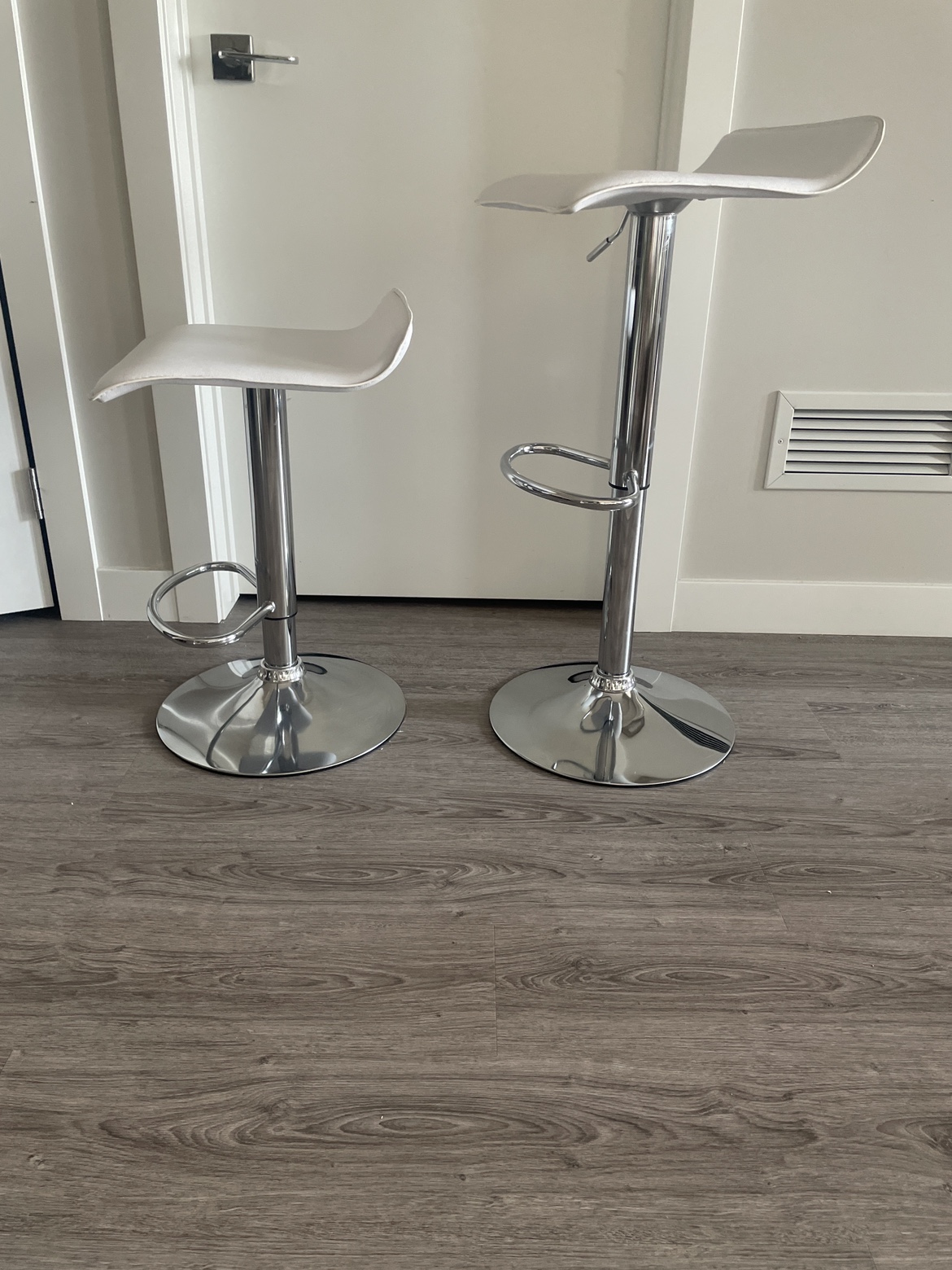 Set of Two Bar Stools - photo 3