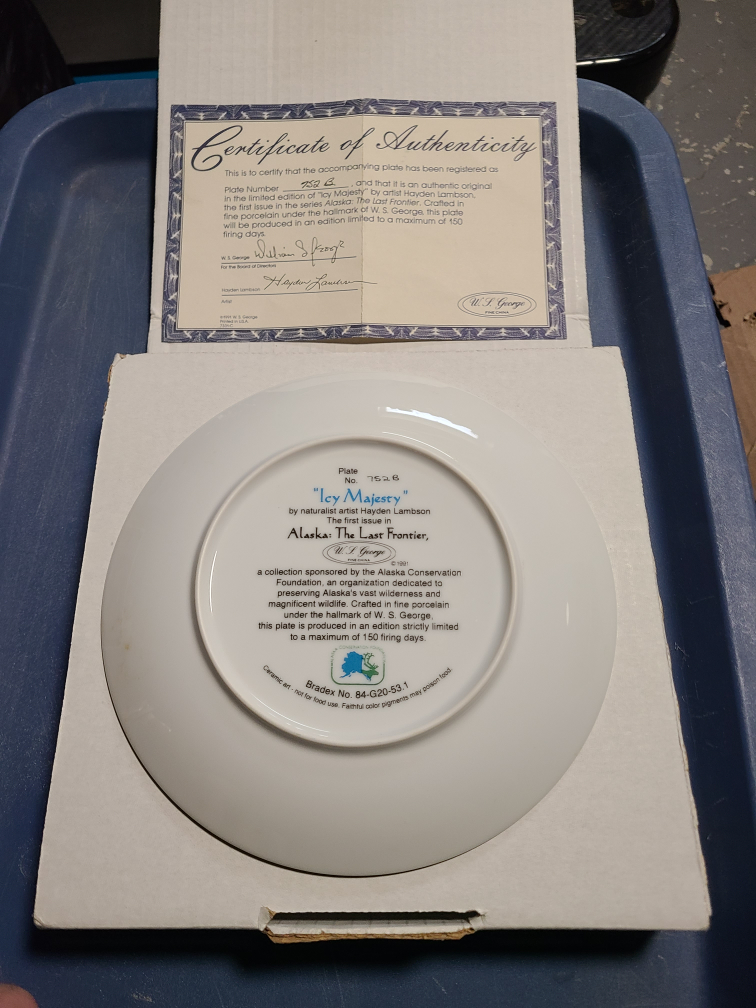 "Icy Majesty" Plate by Jay Hayden Lambson - photo 2