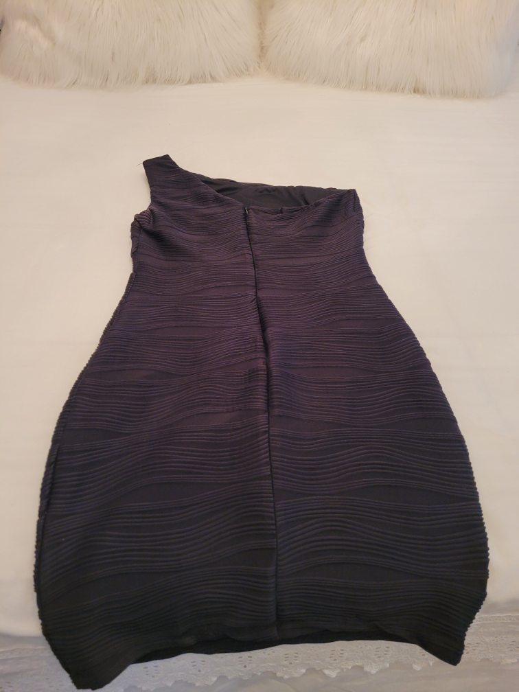 One Shoulder Embellished Dress Size M/L EXCELLENT CONDITION image indicator(4)