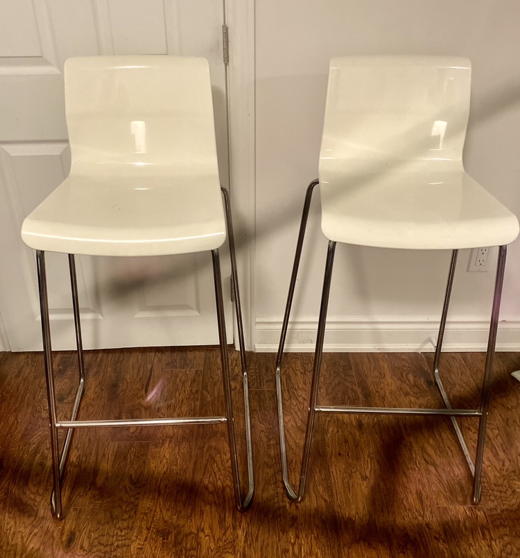2 Bar stools
