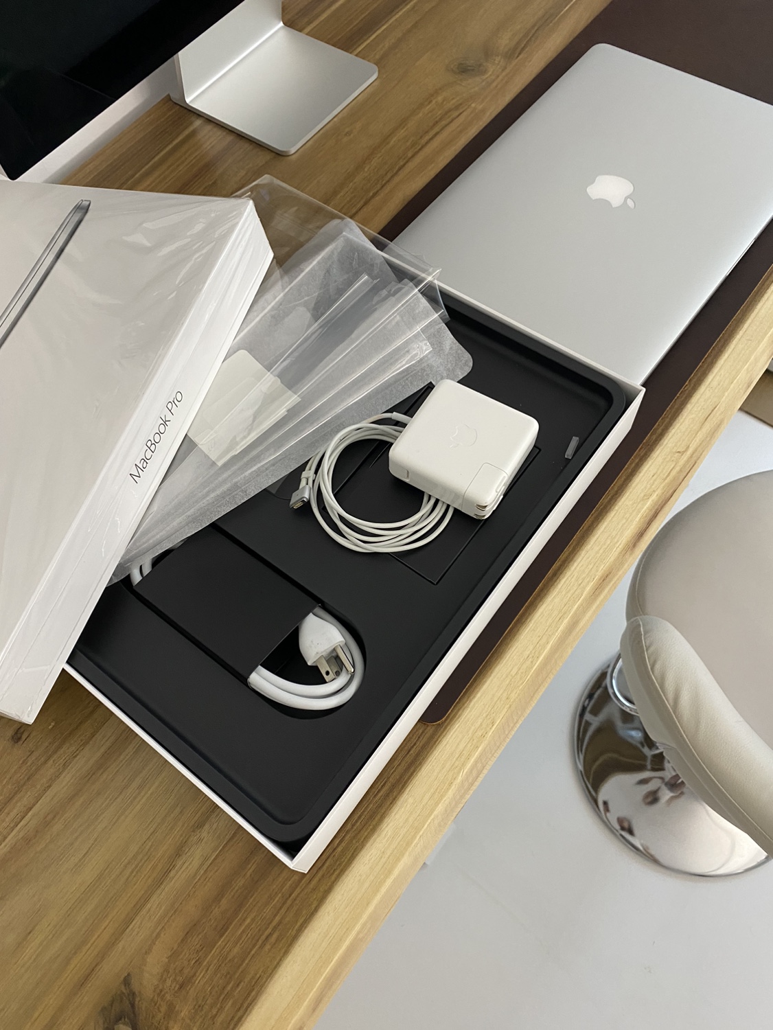 MacBook Pro Retina 15-inch in original box - photo 3
