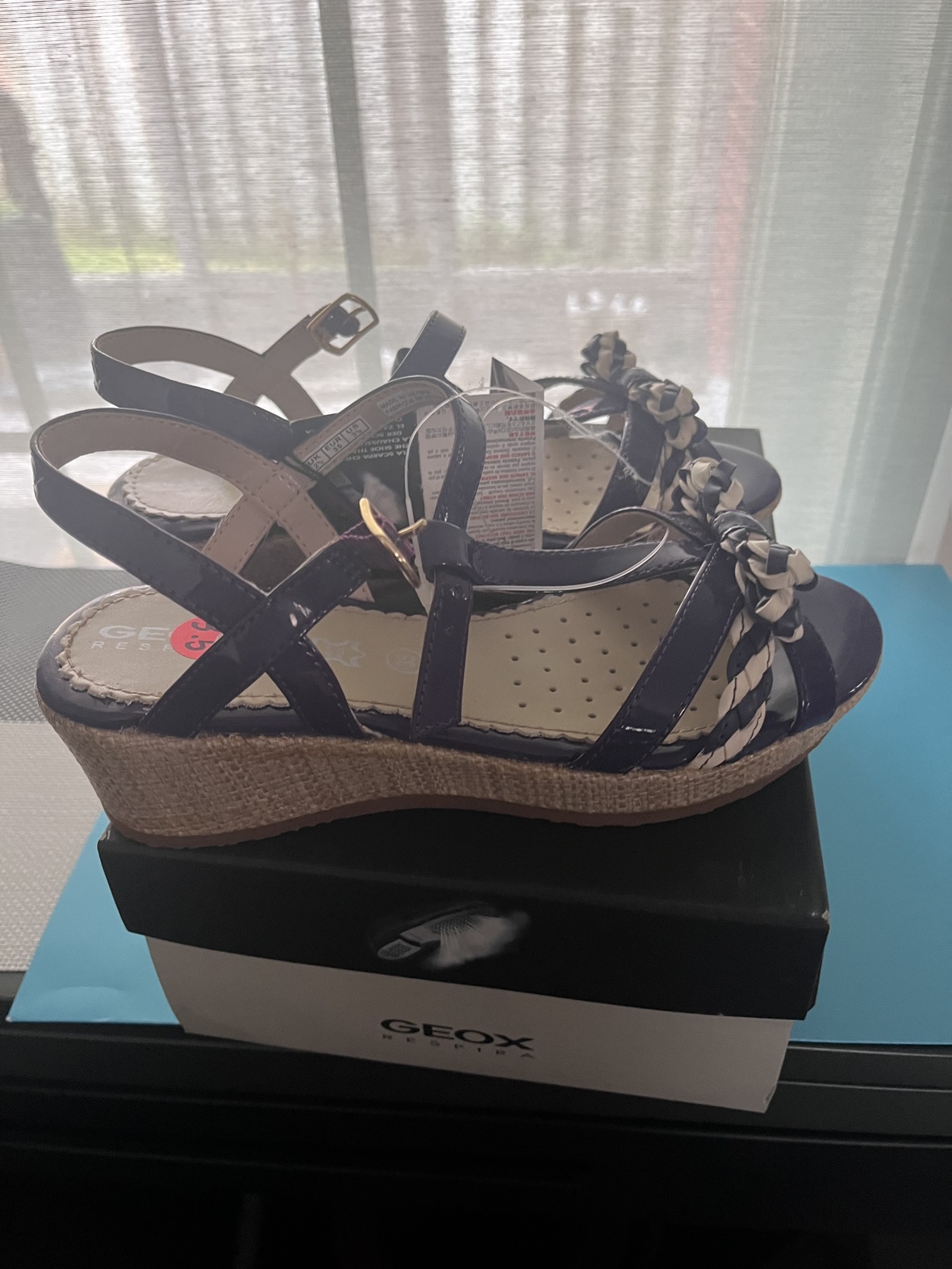 Geox Kids Shoes, Size 3.5 image indicator(2)