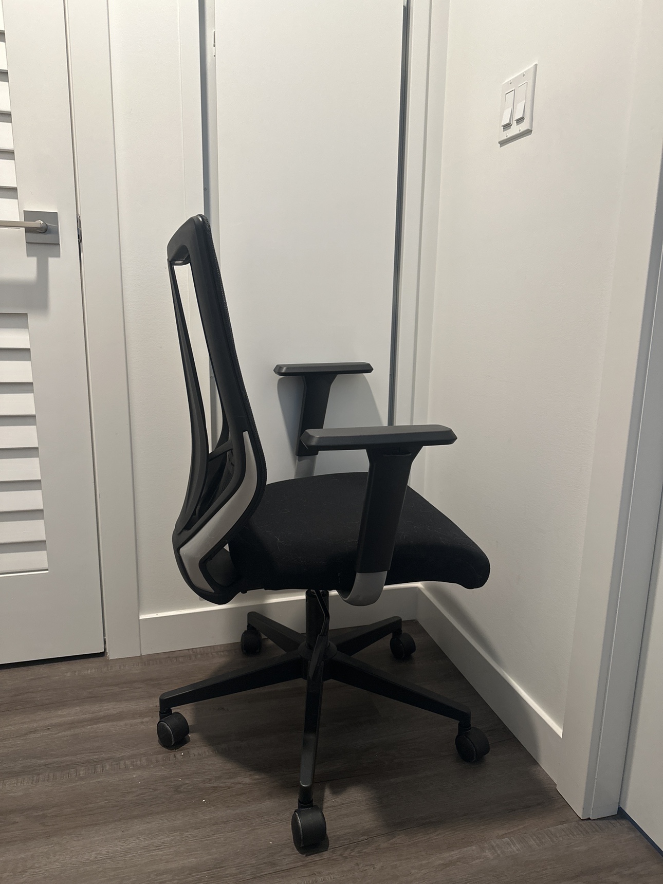 Office chair - photo 2