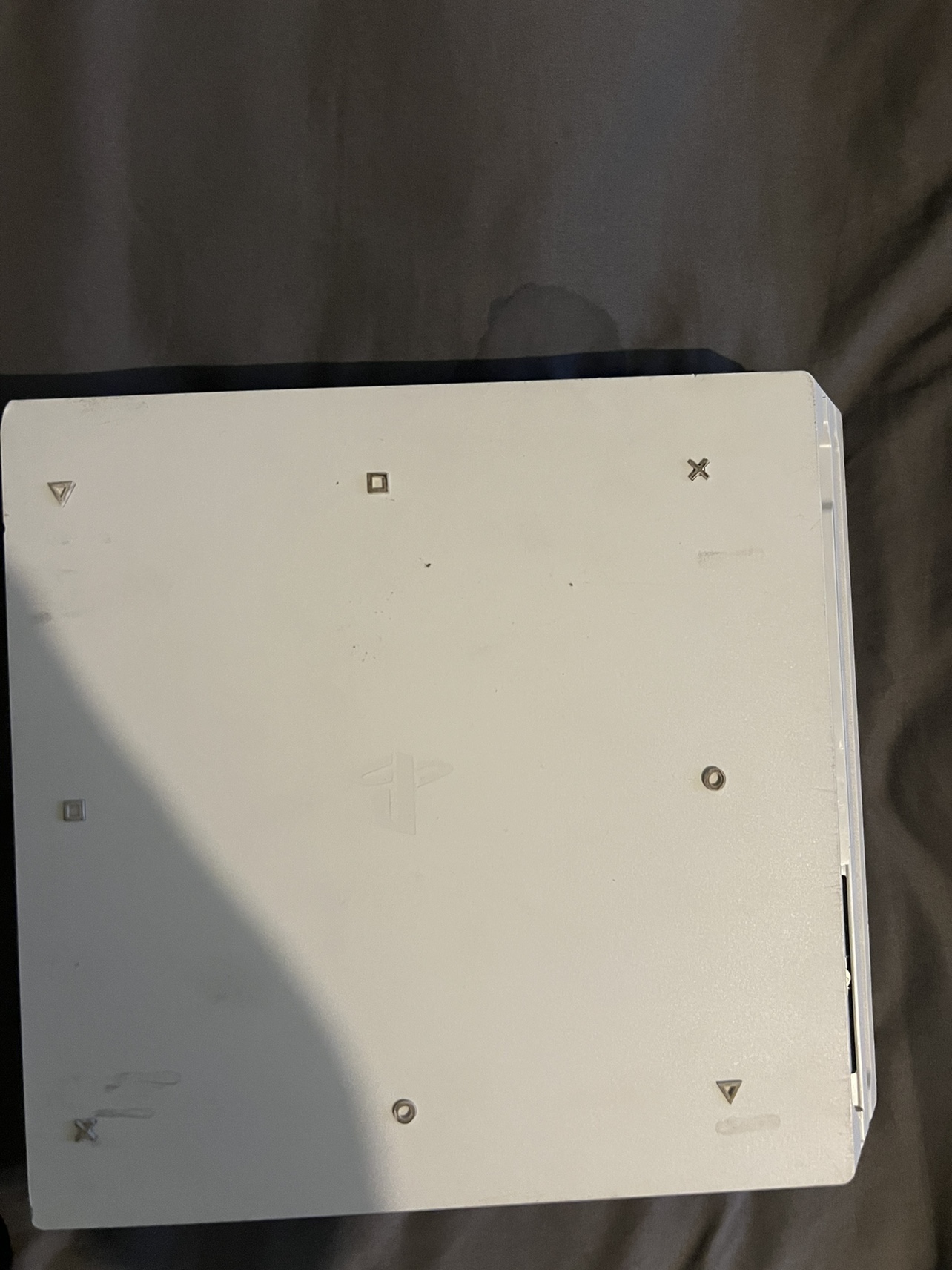 PS4 pro 1TB image indicator(4)