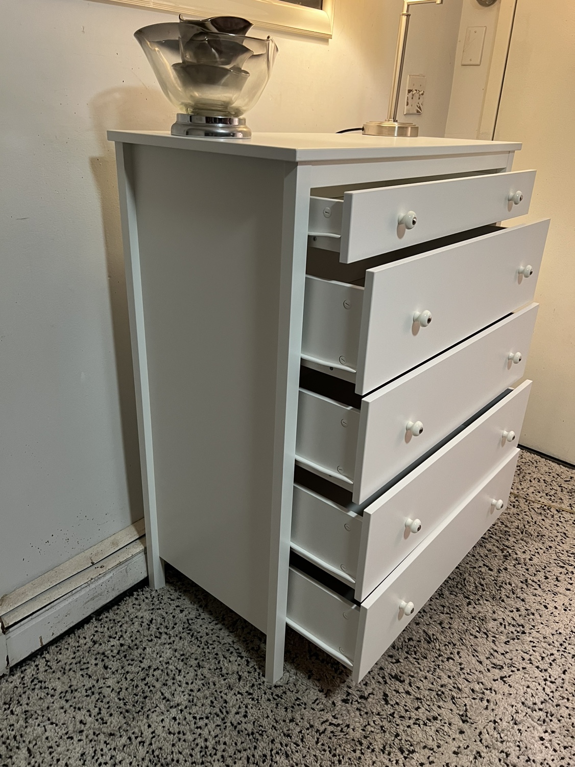 White 5 Drawers Dresser - New - Delivery Extra - photo 3